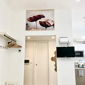 Apartment 21